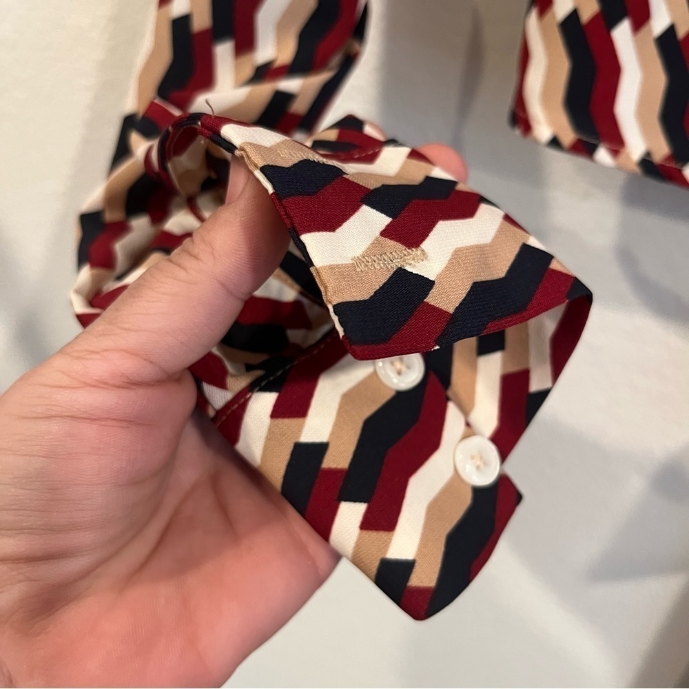 Dress Forum size small maroon and tan geometric wrap long sleeve top vneck - Picture 7 of 9